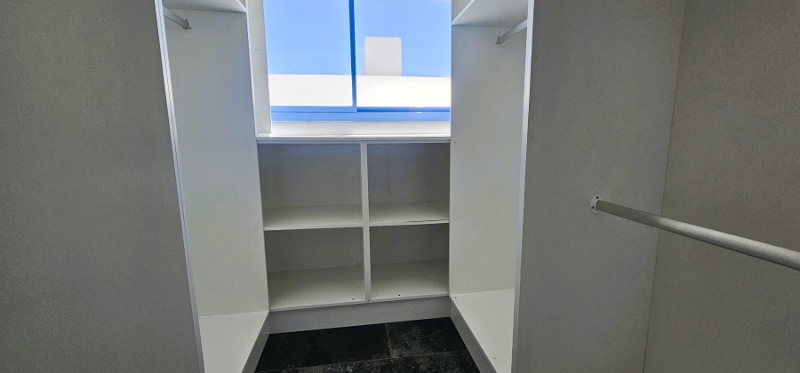 4 Bedroom Property for Sale in Paradise Beach Western Cape